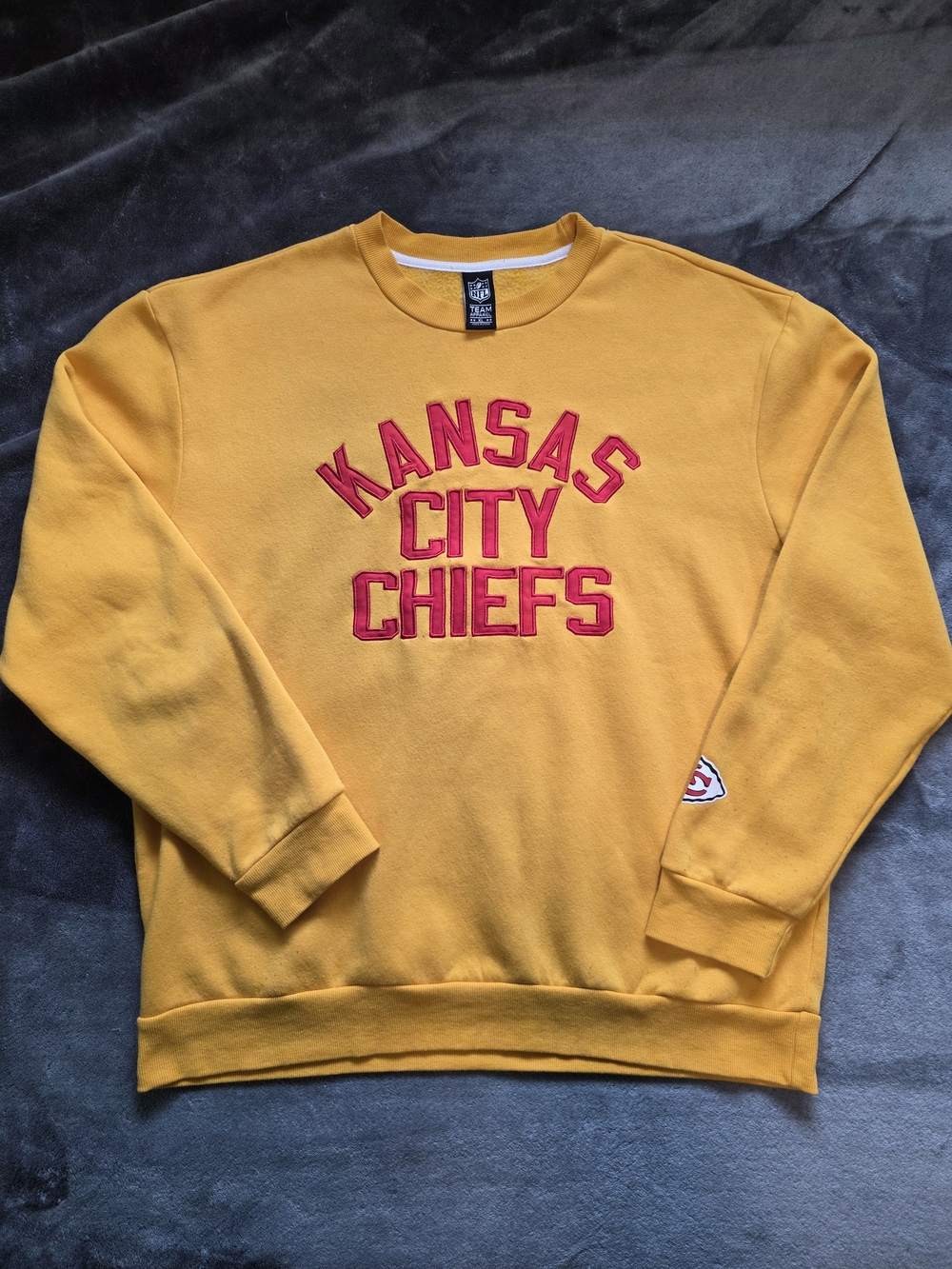 NFL Team Apparel Kansas City KC  Chiefs Gold Crewneck Pullover Sweatshirt XL